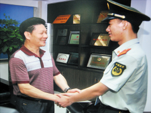 98抗洪犧牲多少戰(zhàn)士_奶茶店給抗洪戰(zhàn)士送爆米花_抗洪戰(zhàn)士下落不明