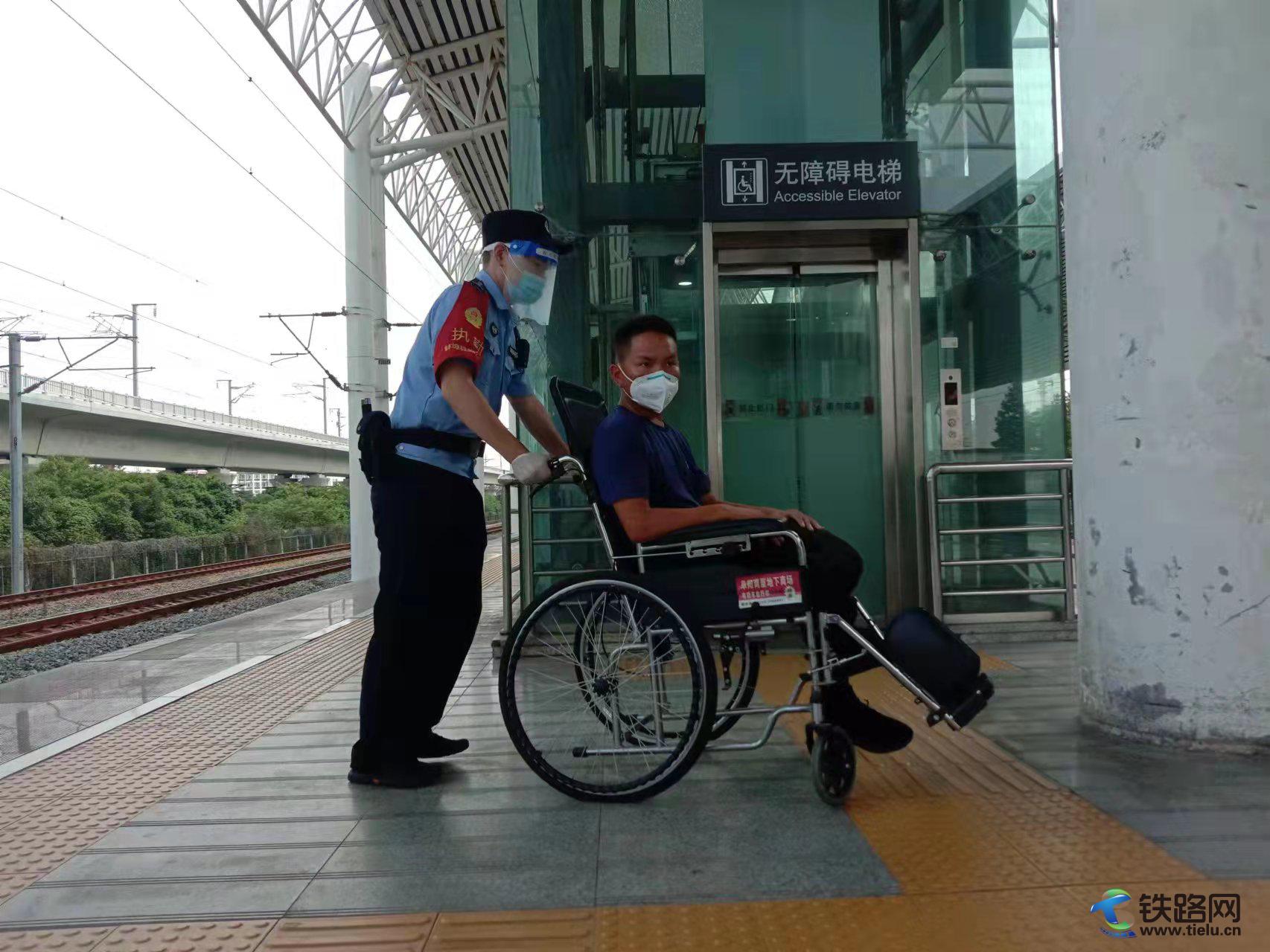 網上怎么訂票火車票_網上訂電影票和現訂票現錢一樣嗎_鐵道部網上訂票