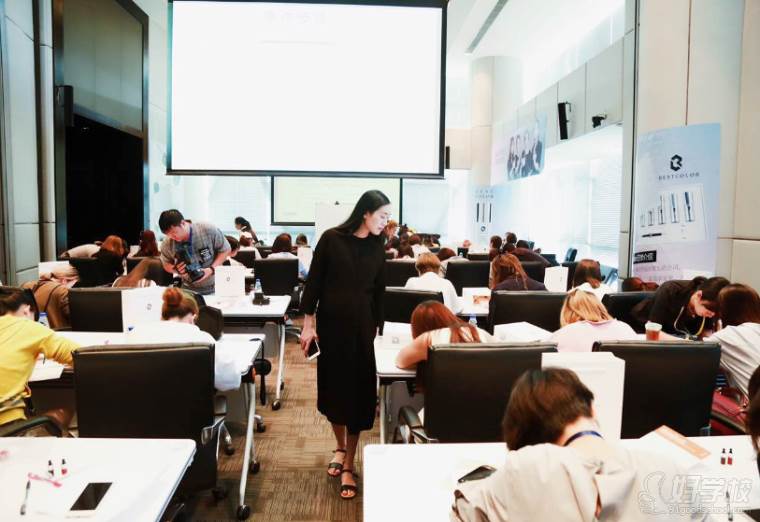 廣州心理咨詢師培訓哪個機構好_一建培訓機構哪個好_導游證培訓那個機構好