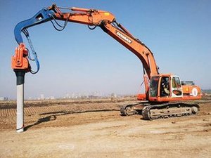 錘擊打樁法進行打樁時_打樁灌漿機_汽錘打樁機工作原理