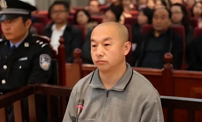 瘋狂斂財(cái)超4000萬(wàn),被判18年罰110萬(wàn),馮志強(qiáng)的惡行超過(guò)想象