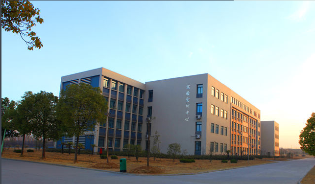 安徽工商職業(yè)技術(shù)學(xué)院專業(yè)介紹_安徽工商職業(yè)學(xué)院怎么樣_安徽工商職業(yè)學(xué)院百度貼吧