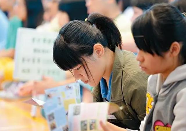 專科好本科哪個(gè)好_三本和專科哪個(gè)好_專科好本科好