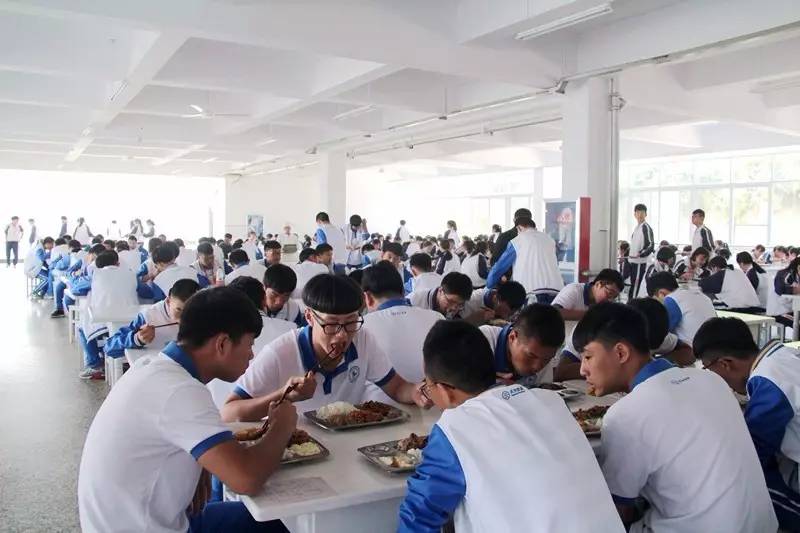 浙江高中學費多少_浙江普通高中學費收費標準_浙江高中省重點學費