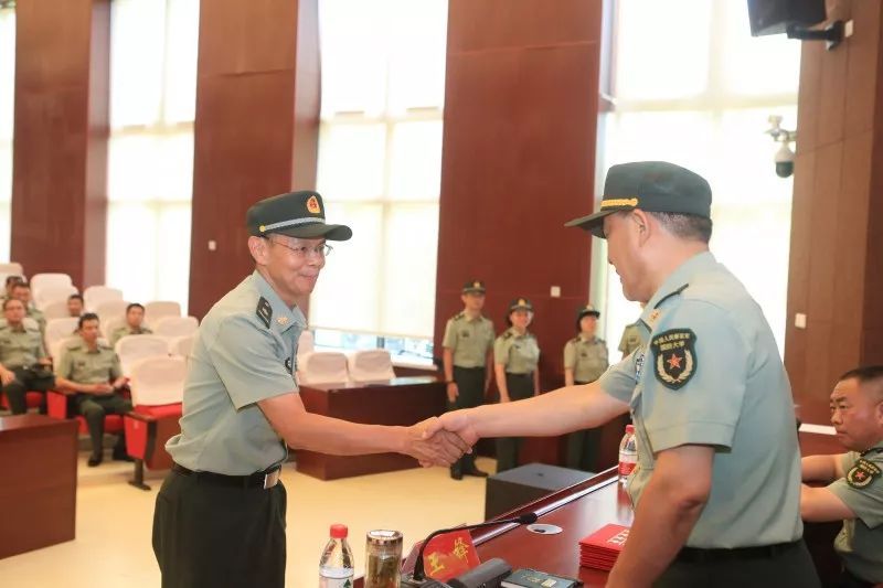 國防軍銜大學(xué)出來干什么_國防大學(xué)出來什么軍銜_國防軍銜大學(xué)出來能干什么