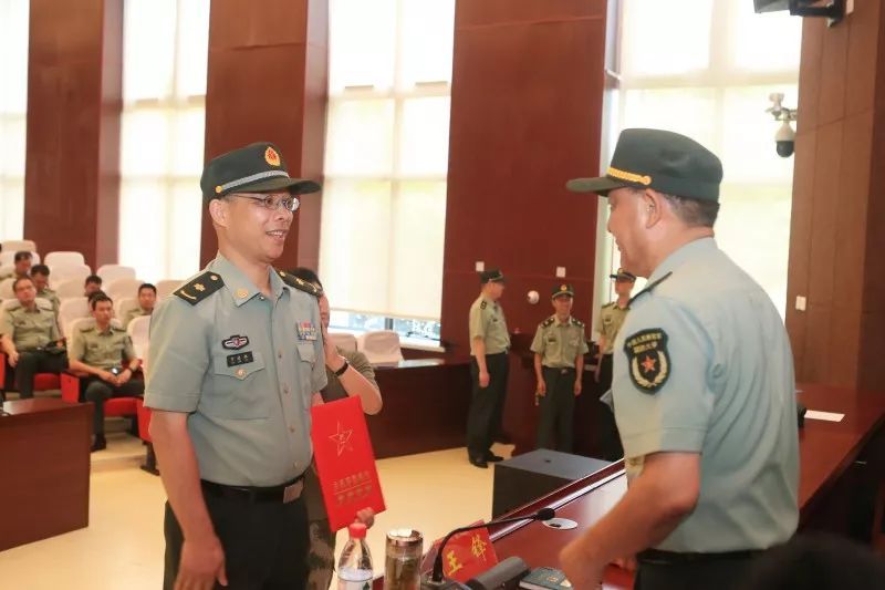 國防軍銜大學(xué)出來干什么_國防軍銜大學(xué)出來能干什么_國防大學(xué)出來什么軍銜