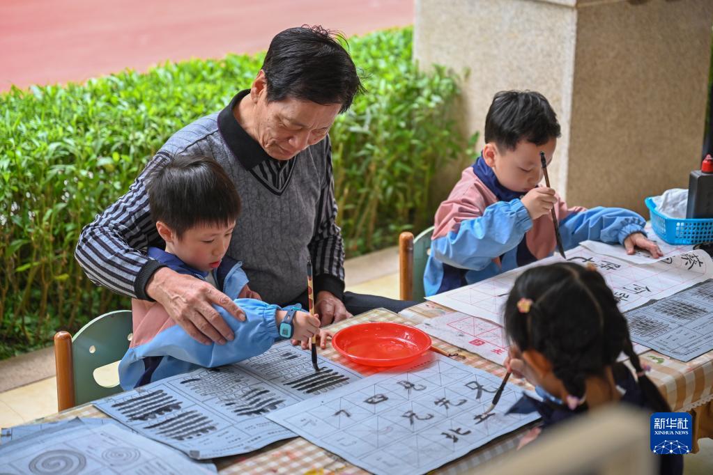 2023年兒童英語(yǔ)教育機(jī)構(gòu)_兒童英語(yǔ)教育機(jī)構(gòu)收費(fèi)標(biāo)準(zhǔn)_英語(yǔ)機(jī)構(gòu)少兒