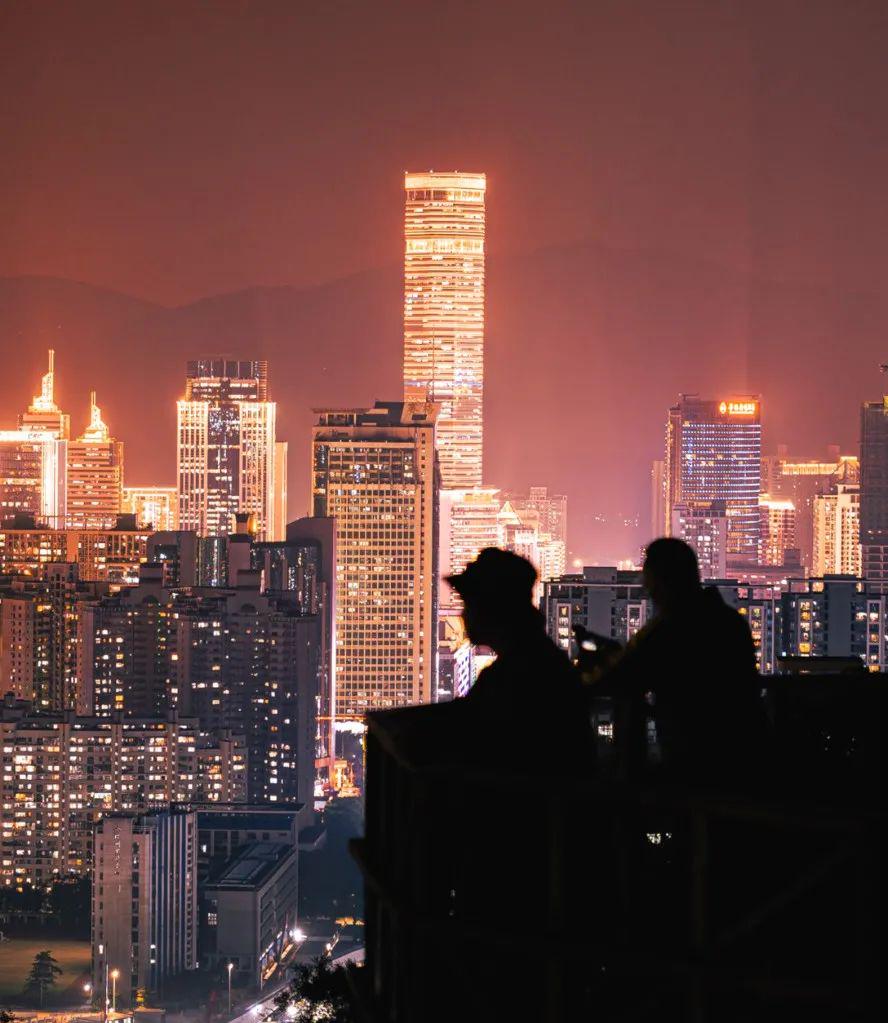 豪宅買賣中介_中介賣豪宅提成_女大學生成中介銷冠:賣出上億豪宅