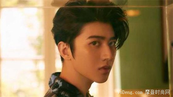 蔡徐坤親口承認(rèn)初吻在高一_蔡徐坤承認(rèn)初吻在高一的視頻_鹿晗爆料初吻在高一