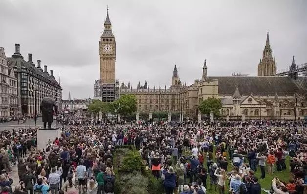 英國大本鐘時隔5年再敲響_大本鐘修繕工程_大本鐘皇家藍表盤翻新