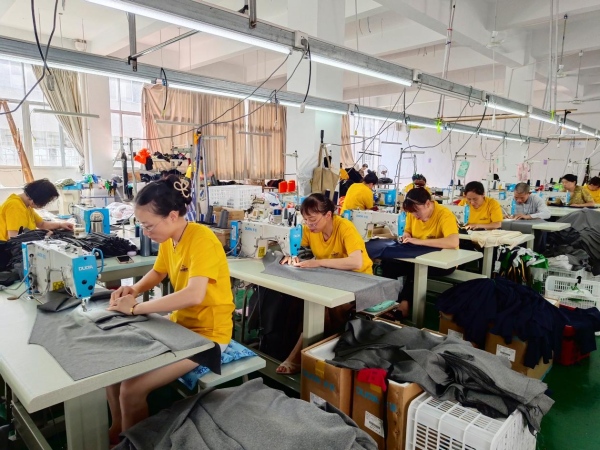 “縫紉工”培訓班技能操作課程。吳華攝