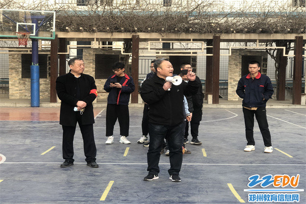 2工會主席郭寶生主持運動會