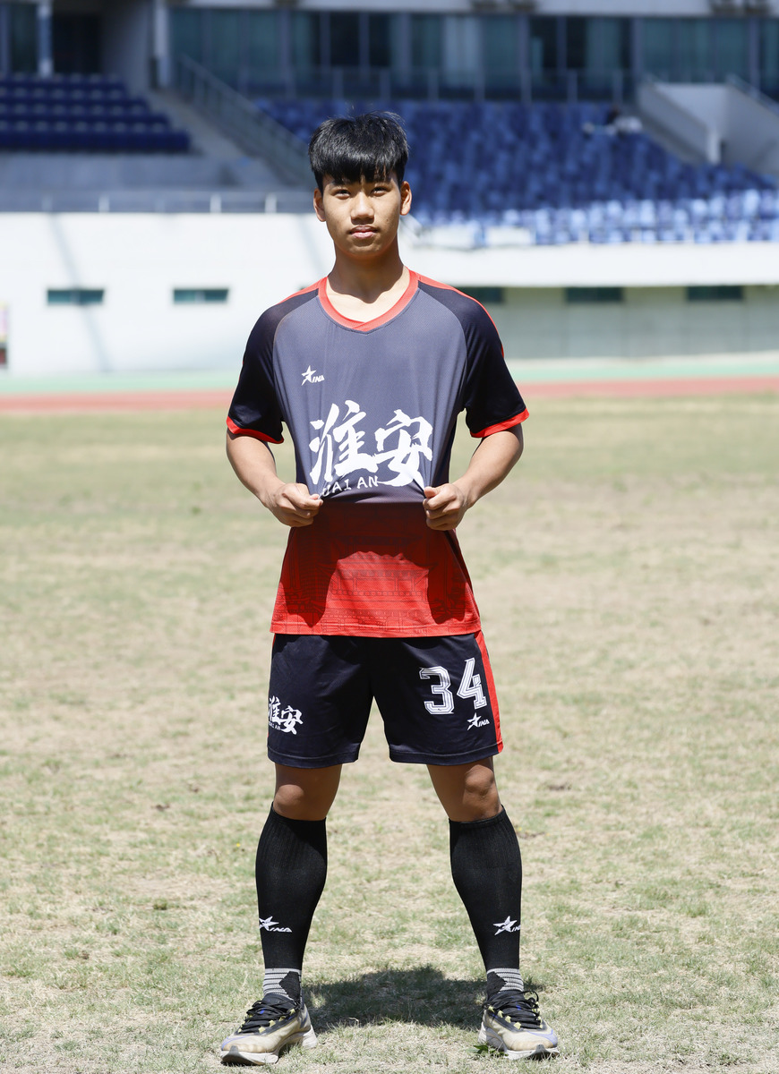 四川省理科狀元王_2014年四川高考理科狀元 成都七中封凡 自我管理能力極強(qiáng)_成都七中封凡 愛好足球 世界杯觀賽經(jīng)歷